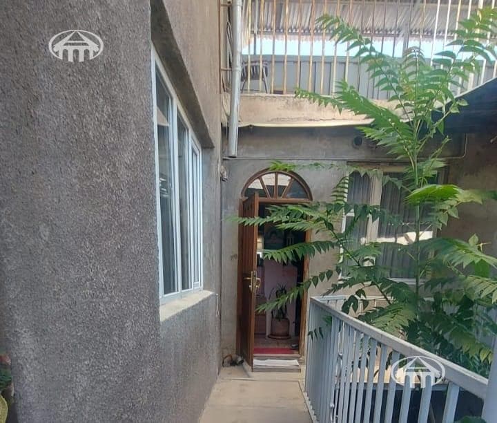 House · 4 rooms · 367 m² · Erebuni