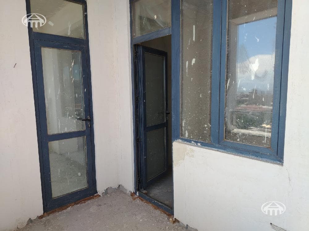 Apartment · 2 rooms · 65 m² · Kentron