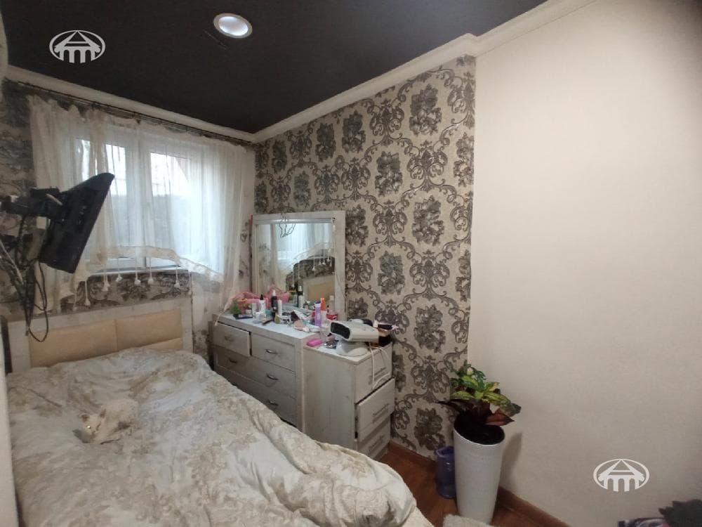 House · 3 rooms · 62 m² · Kentron