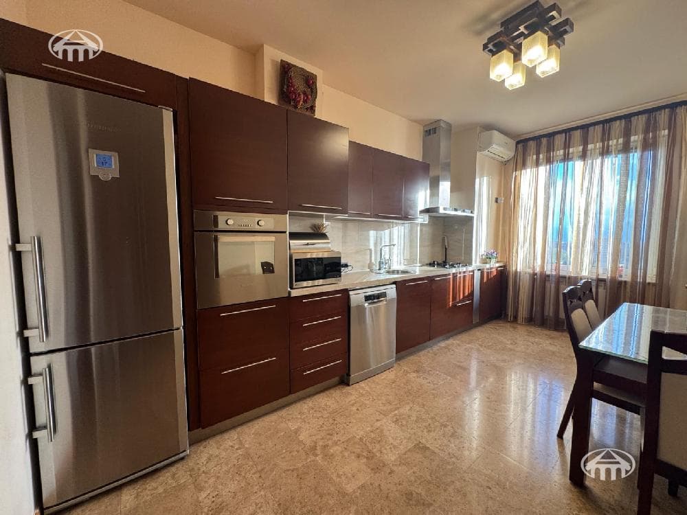 Apartment · 4 rooms · 166 m² · Kentron
