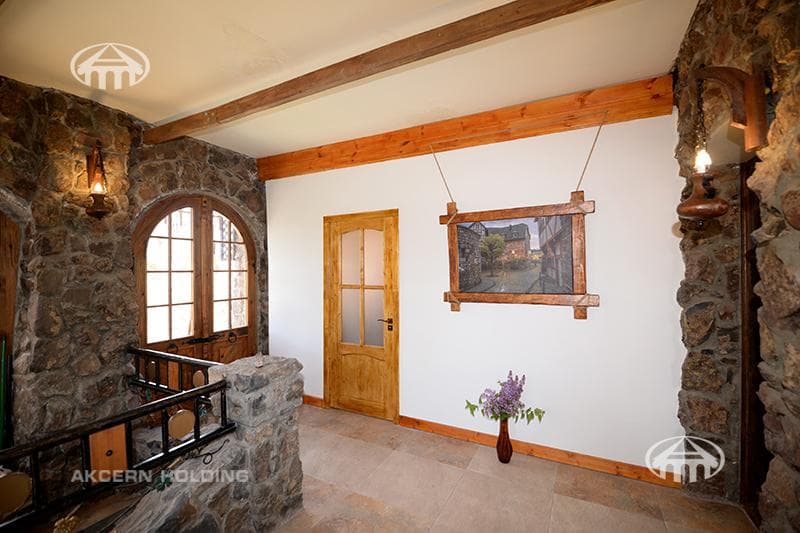 Mansion · 5 rooms · 210 m² · Garni