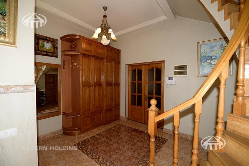 Дом · 7 комн. · 540 м² · Арабкир