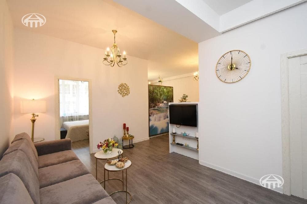 Apartment · 2 rooms · 60 m² · Kentron