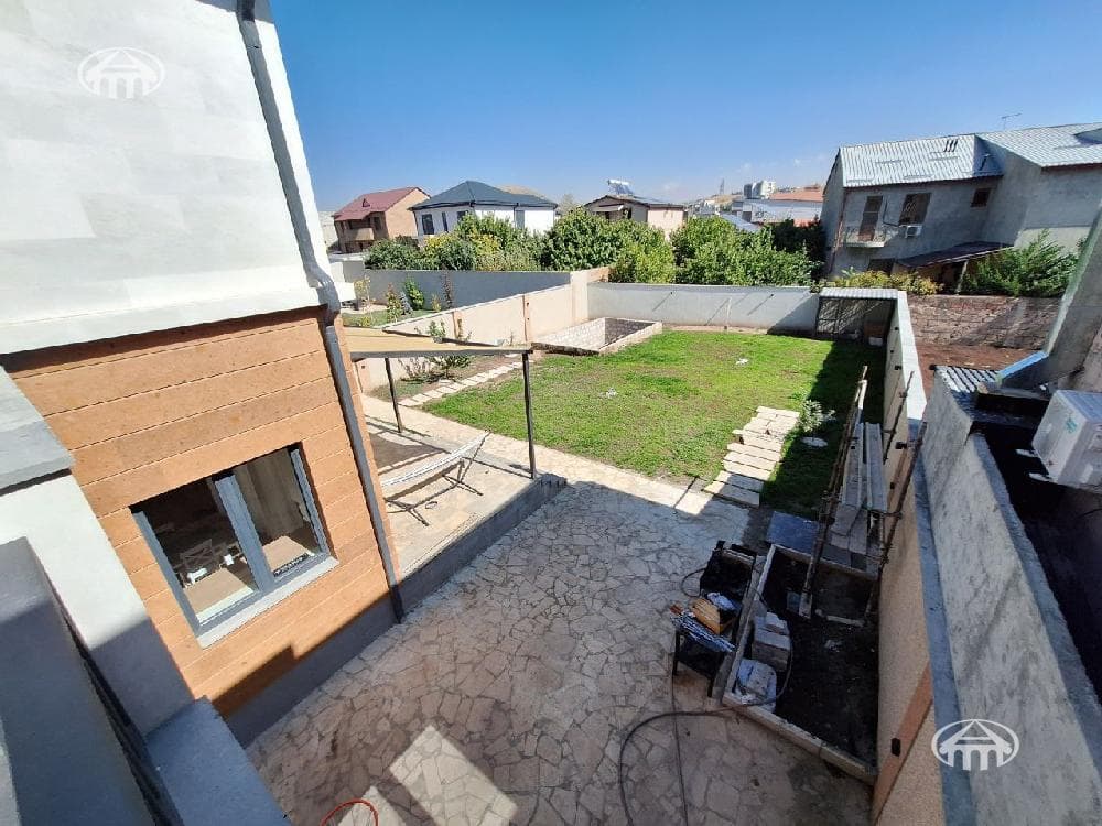 Особняк · 5 комн. · 380 м² · Ариндж