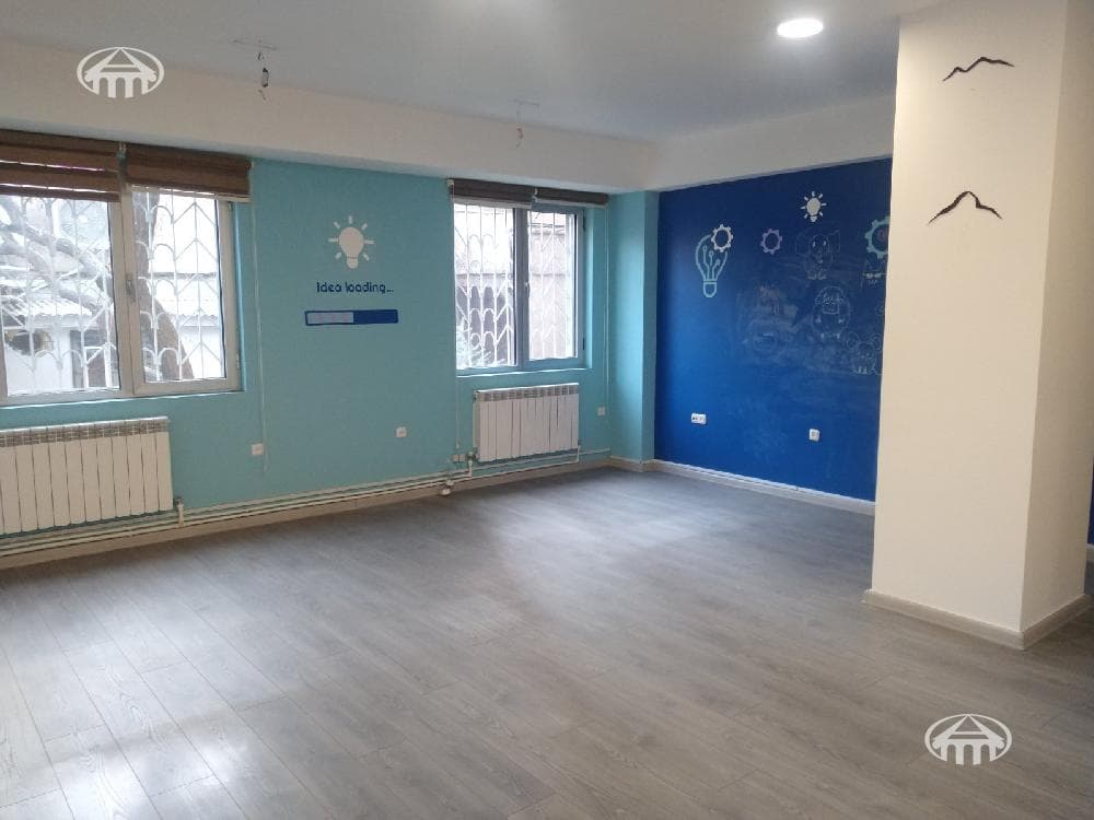 Office · 240 m² · Kentron