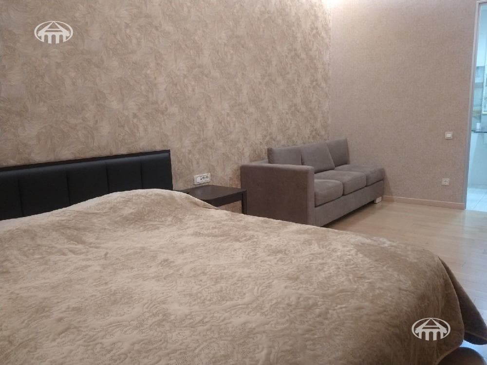 Квартира · 4 комн. · 200 м² · Кентрон