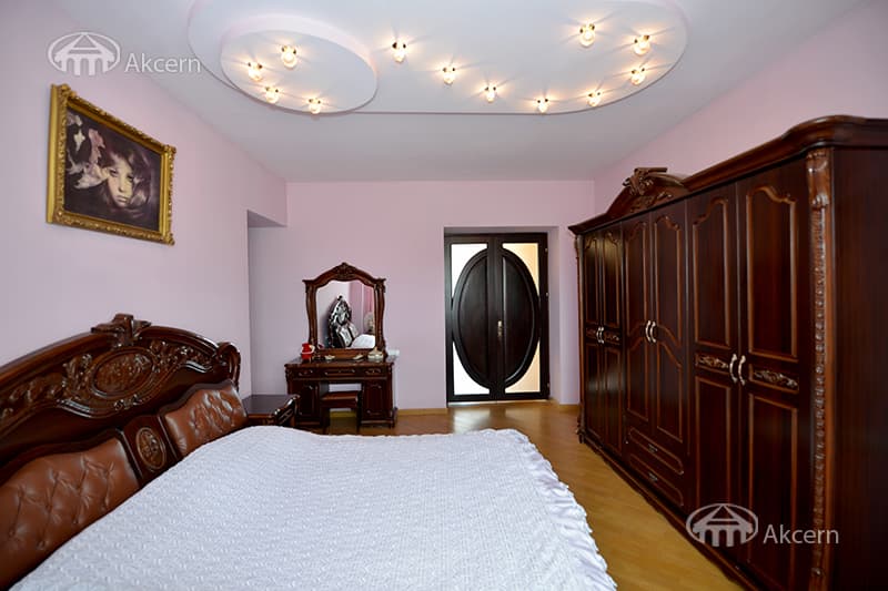 Mansion · 5 rooms · 320 m² · Nork-Marash