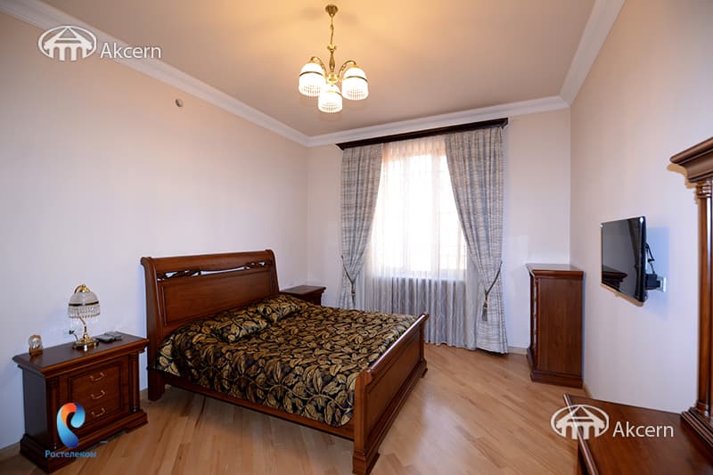 Дом · 6 комн. · 370 м² · Арабкир