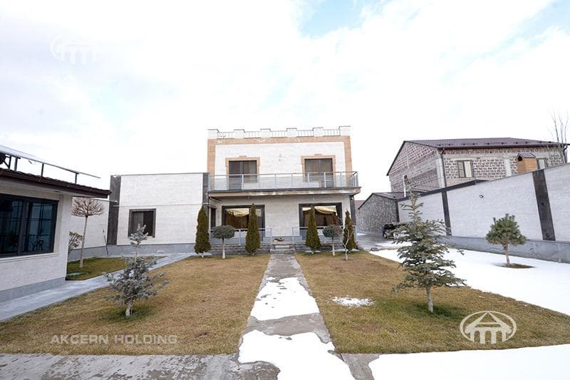 Особняк · 5 комн. · 260 м² · Джрвеж