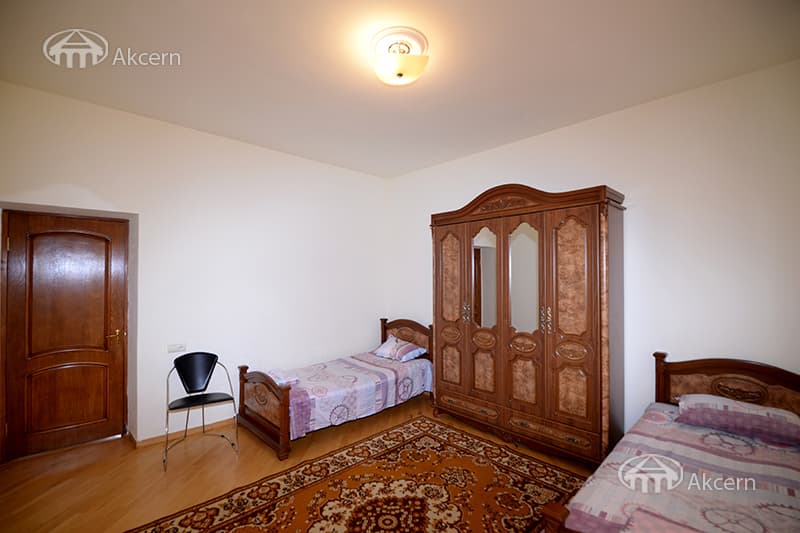 Mansion · 4 rooms · 273 m² · Ajapnyak