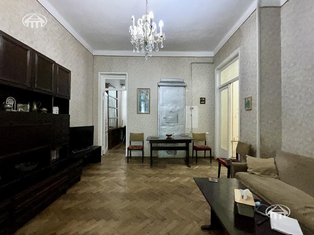 Apartment · 2 rooms · 83 m² · Kentron