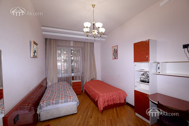 Квартира · 4 комн. · 127 м² · Кентрон