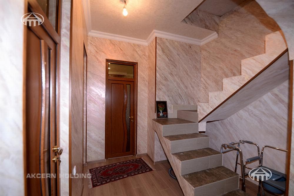 Առանձնատուն · 6 սեն. · 272 մ² · Արաբկիր