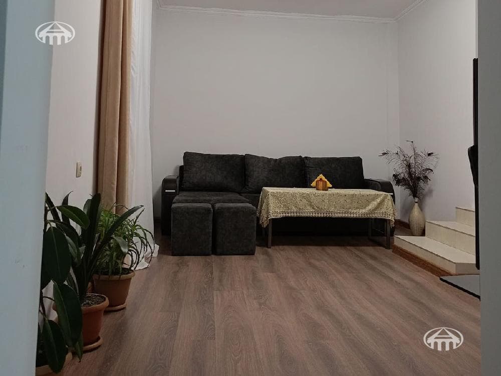 Առանձնատուն · 7 սեն. · 261 մ² · Բյուրական