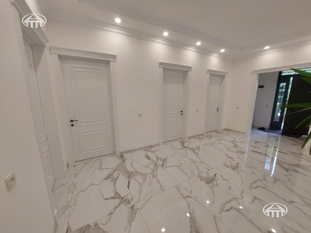 Mansion · 5 rooms · 150 m² · v. Arinj