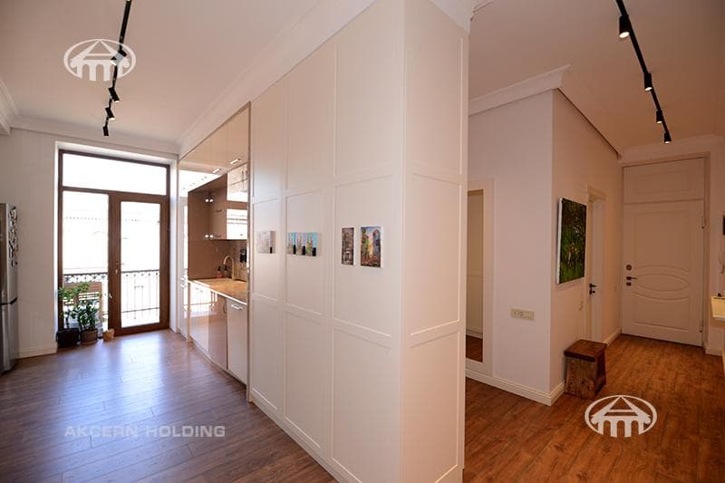Apartment · 3 rooms · 99 m² · Kentron