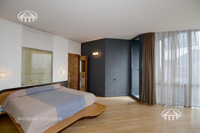 Mansion · 6 rooms · 689 m² · Vahagni