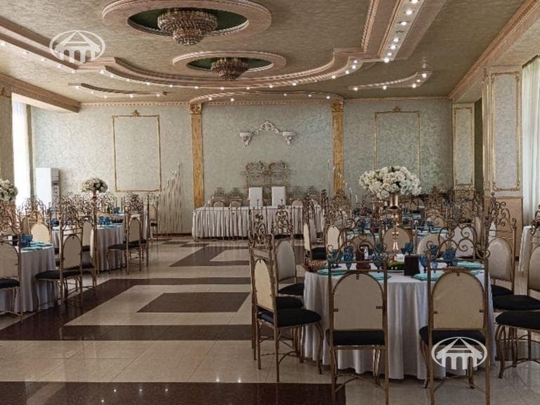Ресторан · 532 м² · Аван