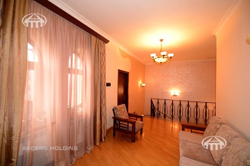 Особняк · 9 комн. · 650 м² · Аджапняк
