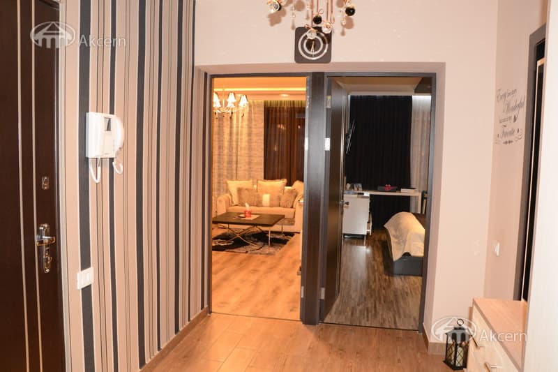 Квартира · 2 комн. · 65 м² · Кентрон