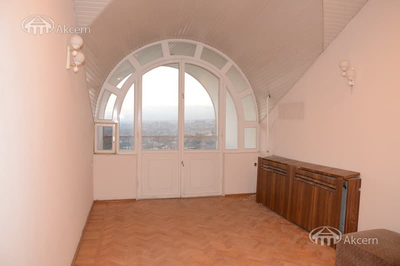 House · 8 rooms · 840 m² · Nork-Marash