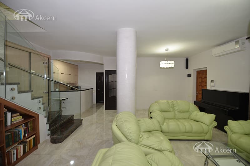 Офис · 285 м² · Кентрон