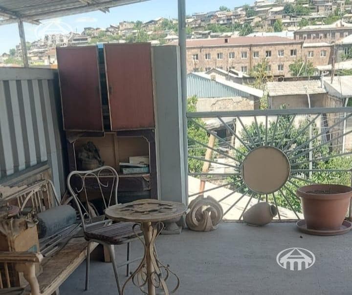 House · 4 rooms · 367 m² · Erebuni