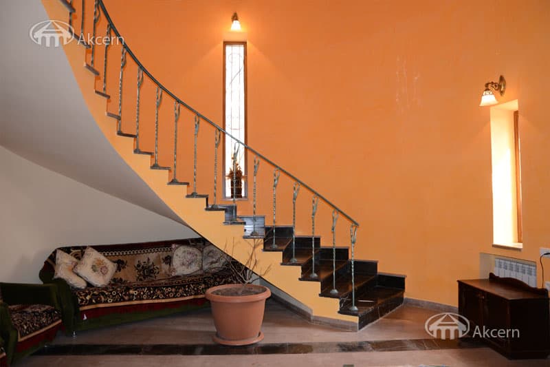 Mansion · 5 rooms · 405 m² · Arzakan