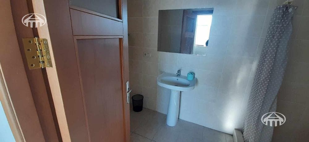 Квартира · 2 комн. · 85 м² · Кентрон