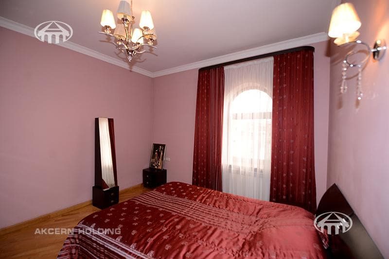 Особняк · 9 комн. · 650 м² · Аджапняк