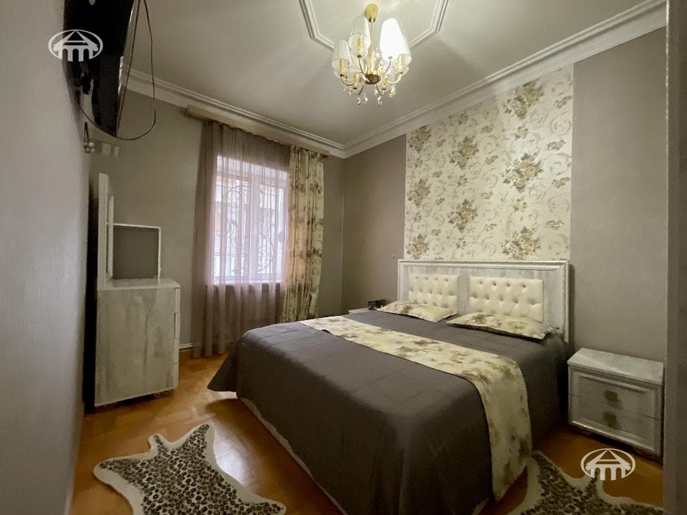 Дом · 5 комн. · 294 м² · Арабкир