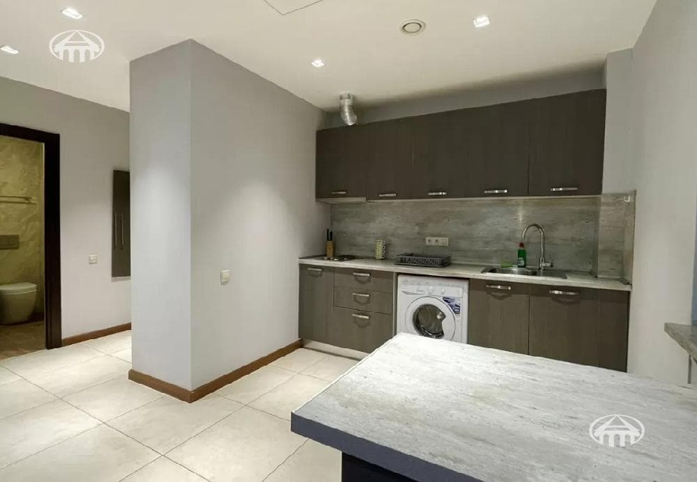 Apartment · 2 rooms · 51 m² · Kentron