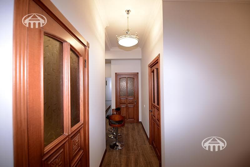 Квартира · 3 комн. · 100 м² · Кентрон