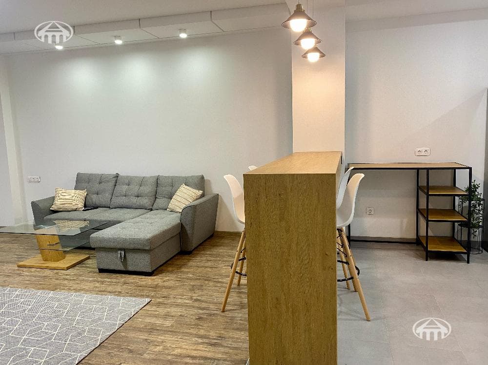 Apartment · 2 rooms · 91 m² · Kentron