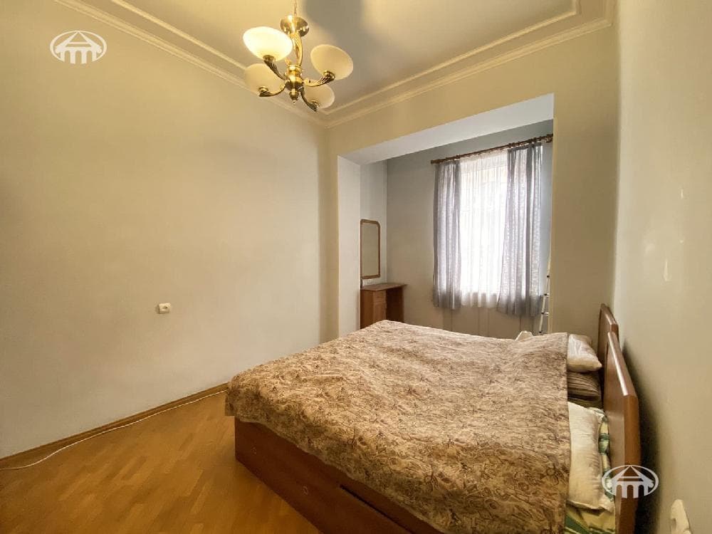 Բնակարան · 2 սեն. · 77 մ² · Կենտրոն — Լուսանկար 7 / 8