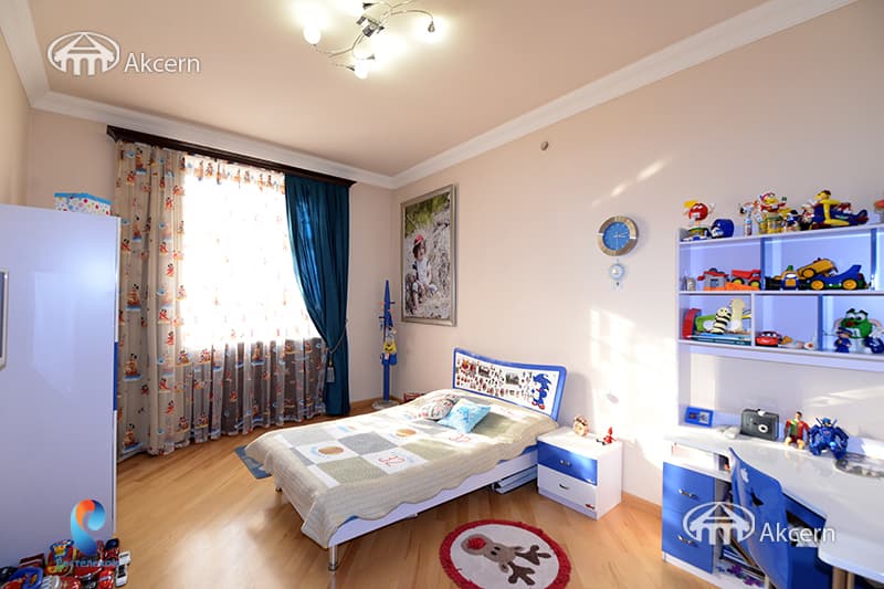Дом · 6 комн. · 370 м² · Арабкир