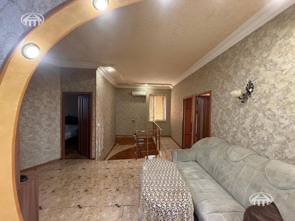 Особняк · 5 комн. · 250 м² · Масис