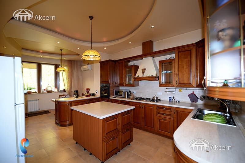 House · 6 rooms · 280 m² · Arabkir