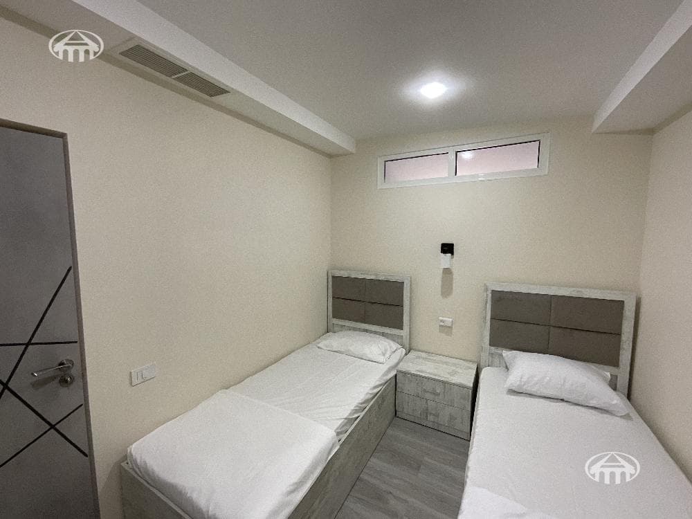 Apartment · 3 rooms · 80 m² · Kentron