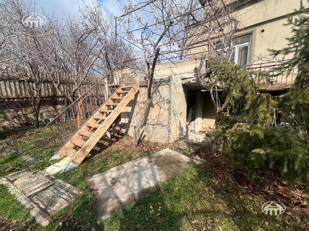 Առանձնատուն · 4 սեն. · 295 մ² · Առինջ