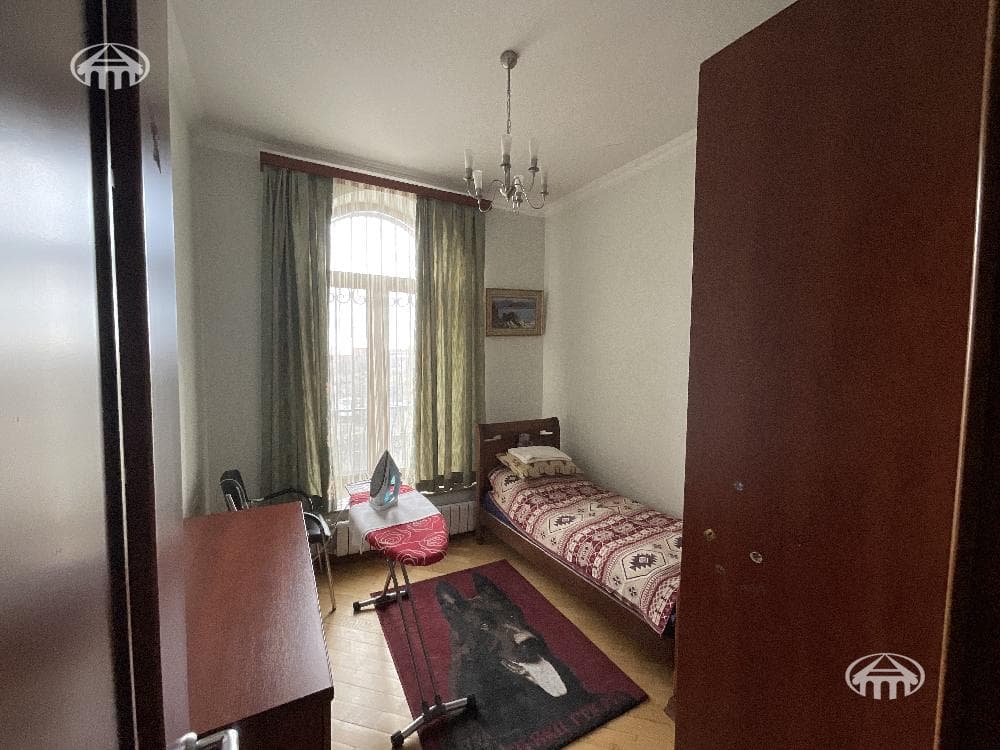 Квартира · 4 комн. · 161 м² · Кентрон