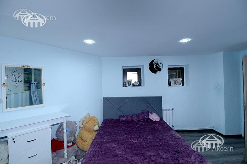 Hotel · 5 rooms · 540 m² · Kentron