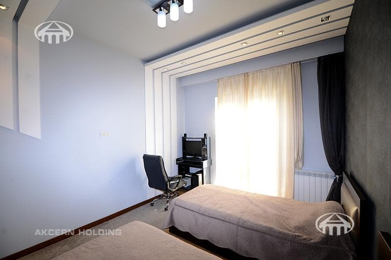 Apartment · 3 rooms · 121 m² · Arabkir