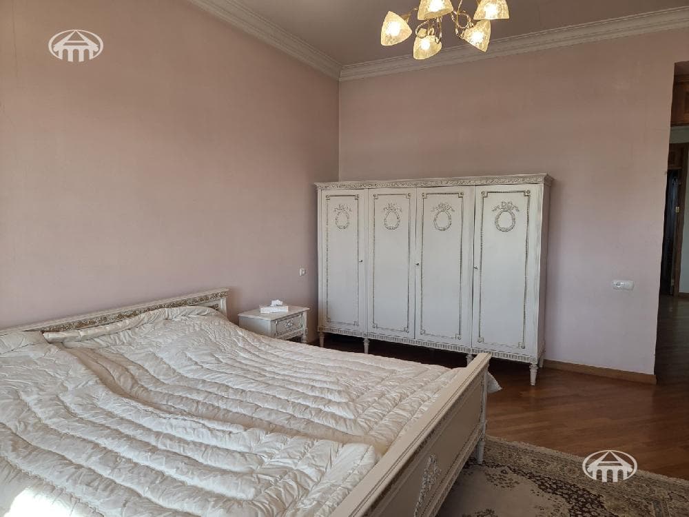 Дом · 6 комн. · 540 м² · Арабкир