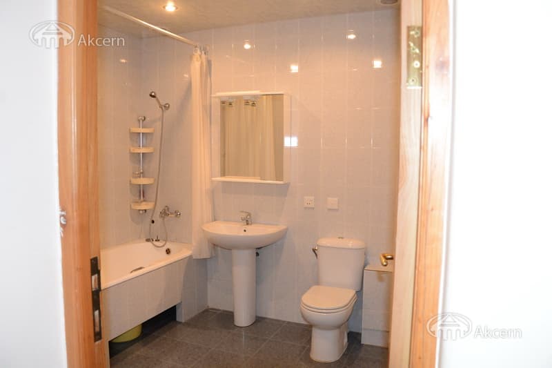 House · 6 rooms · 250 m² · Arabkir