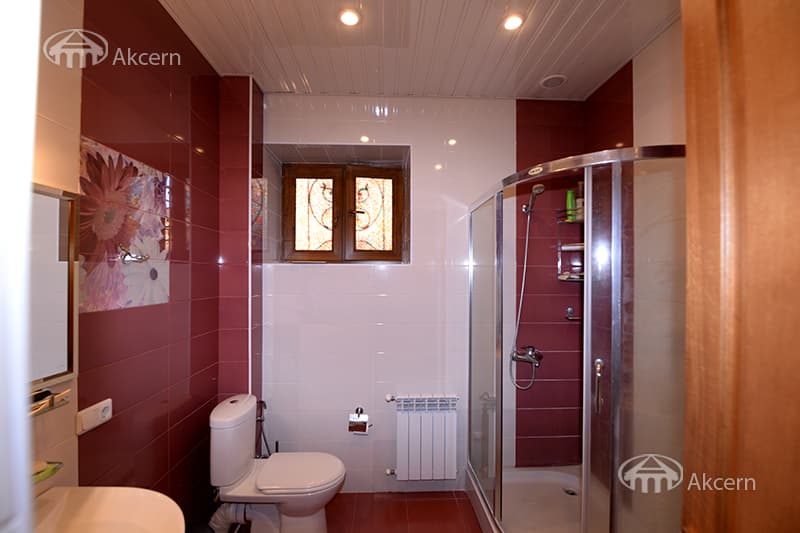 Mansion · 5 rooms · 372 m² · v. Arinj