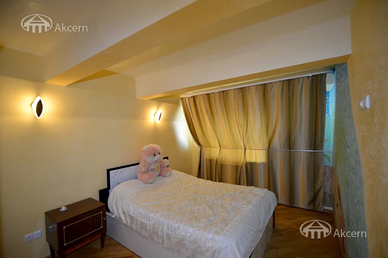 Apartment · 3 rooms · 103 m² · Kentron