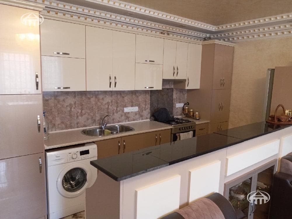 House · 9 rooms · 354 m² · Dilijan