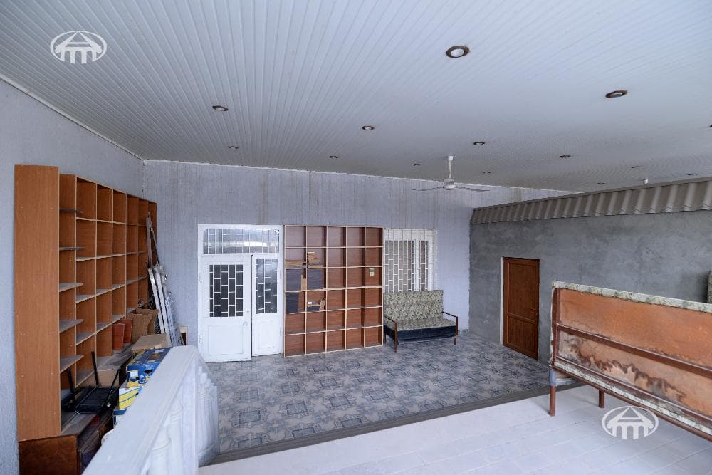 House · 4 rooms · 285 m² · Erebuni