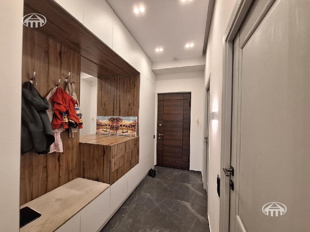 Квартира · 3 комн. · 93 м² · Канакер-Зейтун